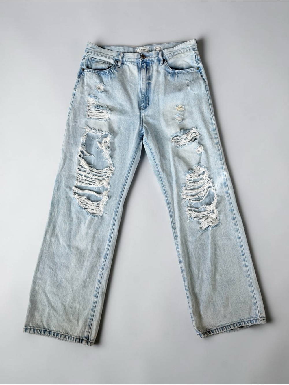 Buckle Kancan light wash jeans 31 High Rise Wide Leg Distressed